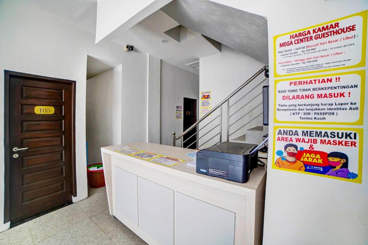 Oyo 91211 Mega Comfort Guest House Medan Buitenkant foto